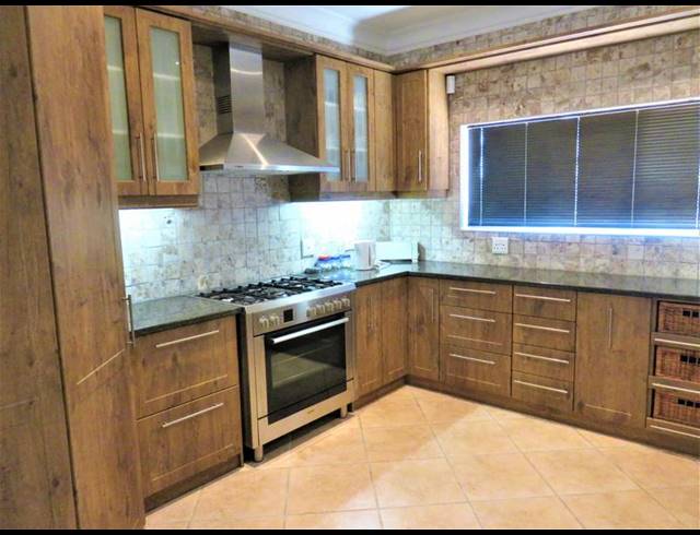 4 BEDROOM HOUSE FOR SALE IN MYBURGH PARK